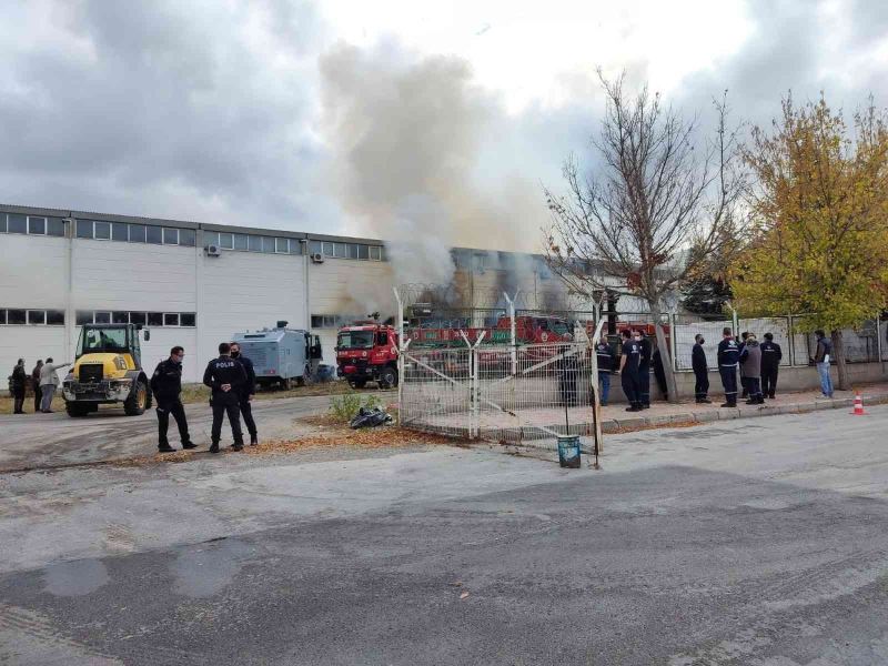 Eskişehir OSB’de fabrika yangını (1)
