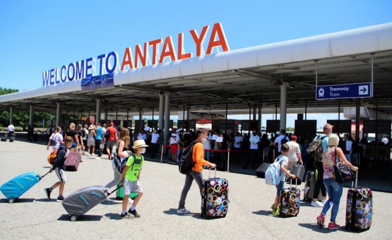 Antalya’yı 8 milyonu aşkın turist ziyaret etti
