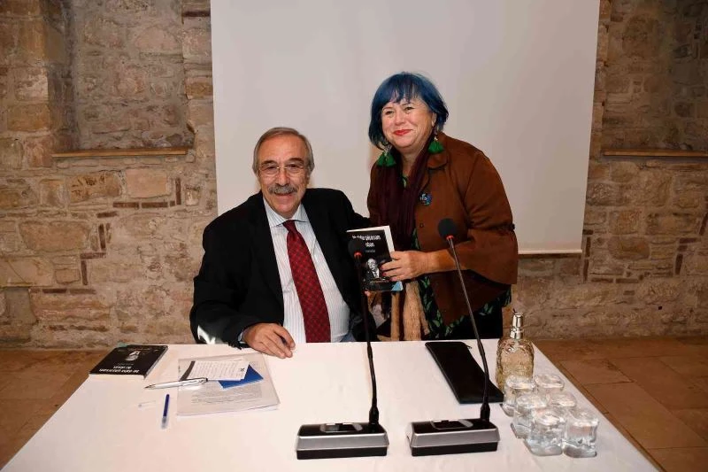 Altın Güvercin’in Duayen İsmi Tüker, Kuşadası halkı ile buluştu
