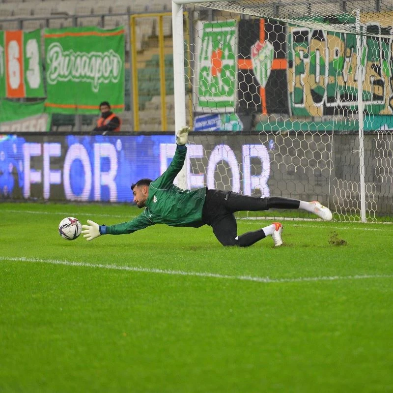 Canberk Yurdakul: “Bu formaya yakışır mücadele ortaya koyacağız”
