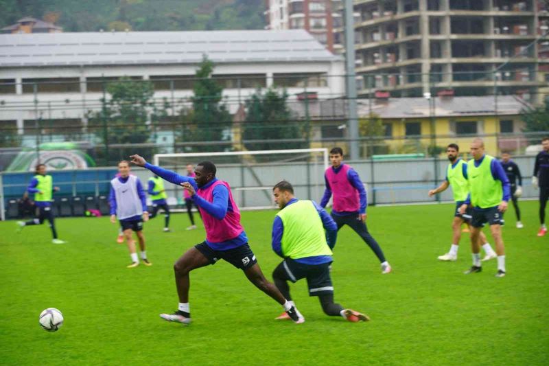 Yannick Bolasie: “Bir maçı kazanıp önümüze bakmamız gerekiyor”,
