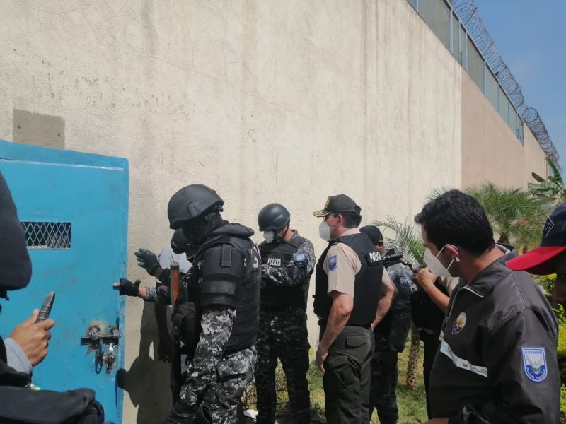 Ekvador’da cezaevlerindeki şiddet olayları devam ediyor: Mahkumlar polise ateş açtı
