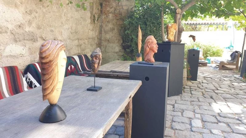 Alaçatı’da sıra dışı sergi
