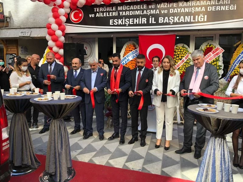 Kahramanların dayanışma derneği açıldı
