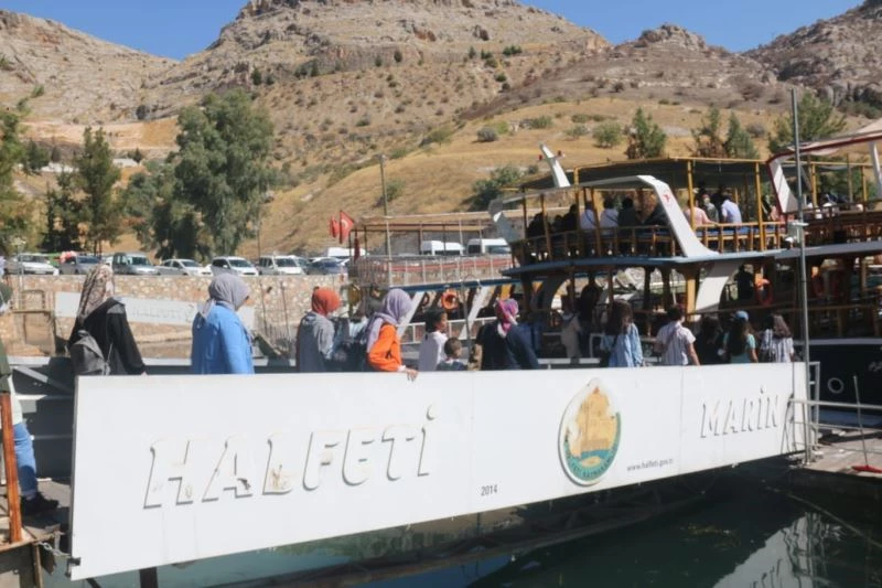 Gençler Halfeti’yi keşfetti
