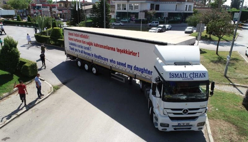 Kızı lösemiden kurtulan baba, doktorlara böyle teşekkür etti
