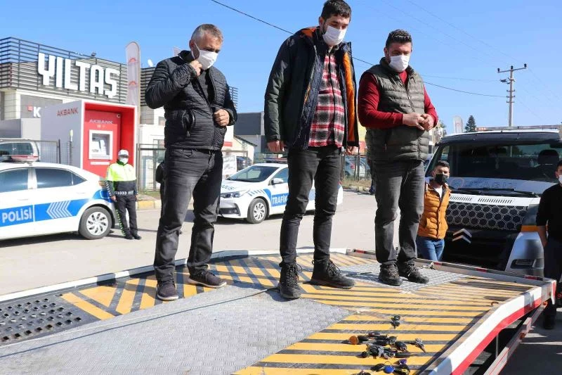 Çekiciler kontak kapattı
