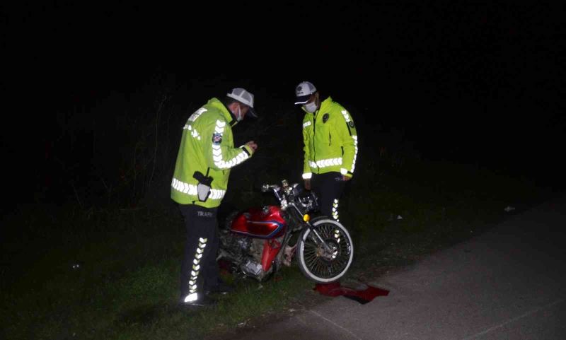 Hafif ticari araçla çarpışan motosiklet sürücüsü ağır yaralandı
