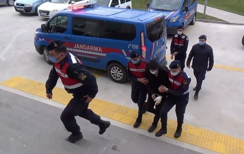 Benzin döküp karısını yakan kocaya müebbet hapis istemi
