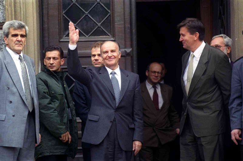 Bosna Hersek’in ilk Cumhurbaşkanı İzzetbegoviç vefatının 18. yıldönümünde anıldı
