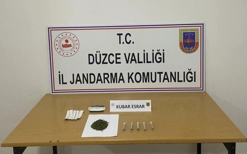 Çikolata kutusundan uyuşturucu çıktı
