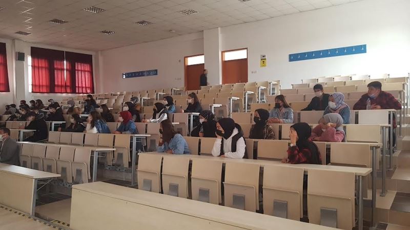 Anadolu Lisesi’nde “Üniversitede bir ders” projesi
