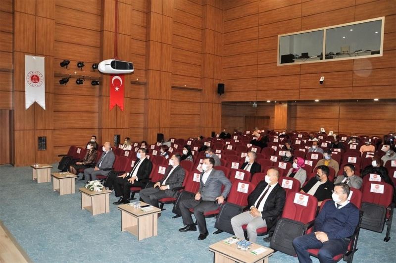 Denetimli serbestlik personeli ve yükümlülerine seminer
