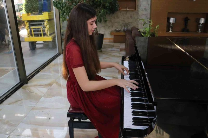 13 yaşındaki İlyun, ÇDSO ile Mozart’ın 13. senfonisini çalacak
