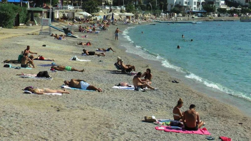 Ekim ayında deniz keyfi; sahiller yeniden doldu
