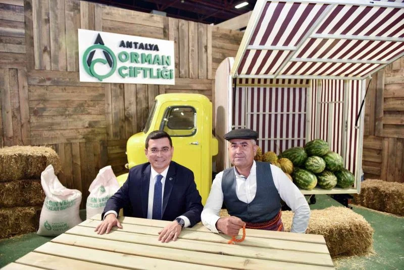 Kepez, kadın kooperatifleri standı ile YÖREX’te
