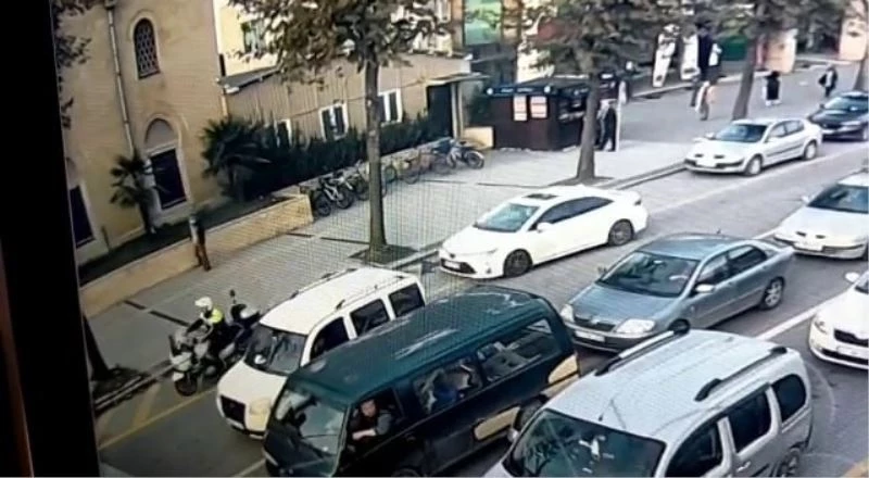 Polisten alkışlanacak hareket
