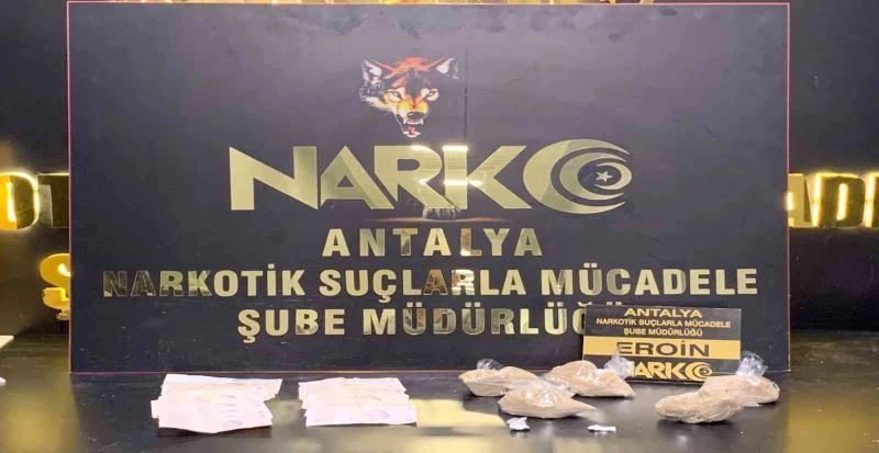 Uygulama noktasından yarım kilo eroinle kaçan şüpheli tutuklandı
