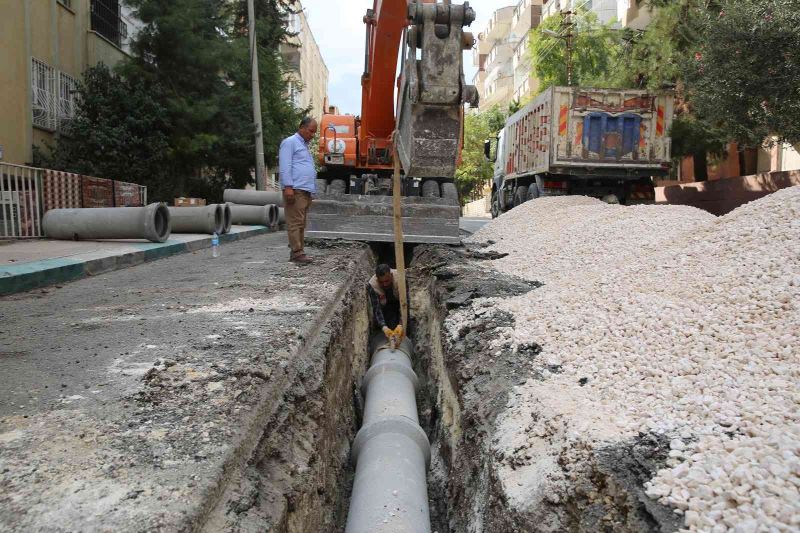 Haliliye’nin 5 mahallesinde yol yapım çalışmaları sürüyor
