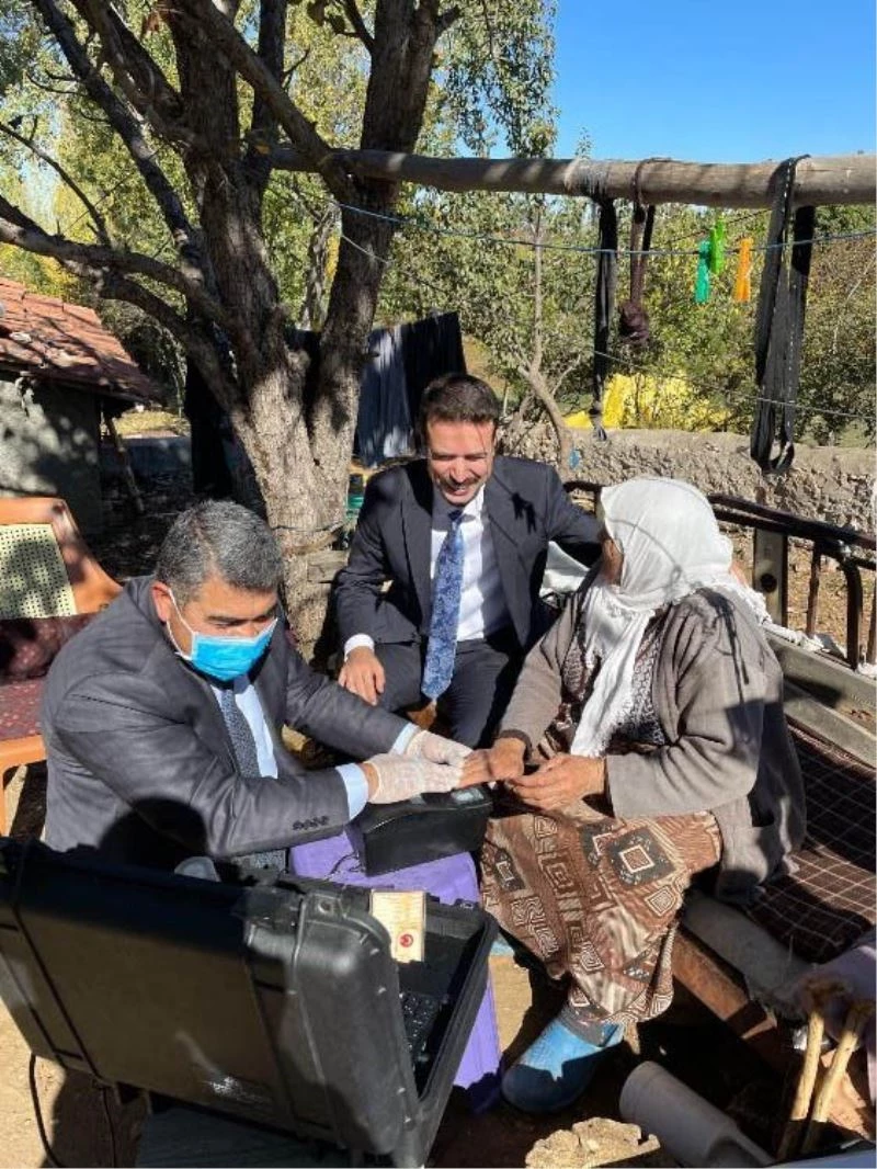 Saraykent’te hasta ve yaşlılar için evde ‘evde nüfus cüzdanı’ uygulaması
