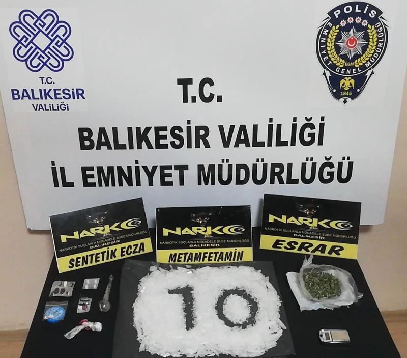 Balıkesir’de 4 uyuşturucu tacirine operasyon
