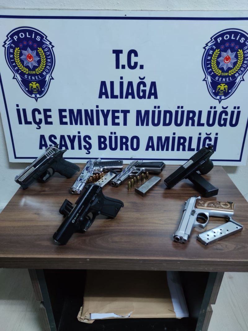 İzmir’de silah kaçakçılarına pazarlık esnasında baskın: 5 tutuklama
