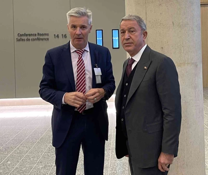 Milli Savunma Bakanı Akar, Letonyalı ve Macar mevkidaşlarıyla görüştü
