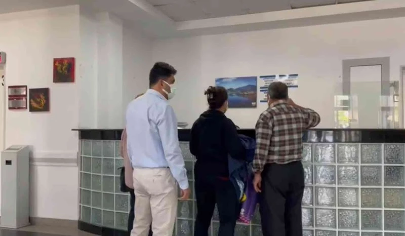 Rektör Aldemir, bu sefer de tebdili kıyafet hastaneyi denetledi
