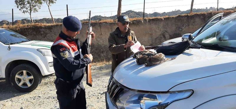 Aydın’da yasaklanmış yöntemlerle avlanan avcılar ekiplere takıldı
