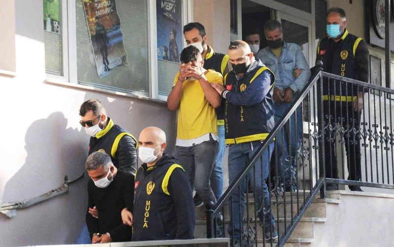 Canan Karatatay’ı da dolandırmışlardı, yine yakalandılar
