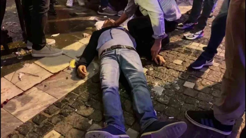 Kumkapı’da eğlence mekanında kavga: 1’i ağır 3 yaralı
