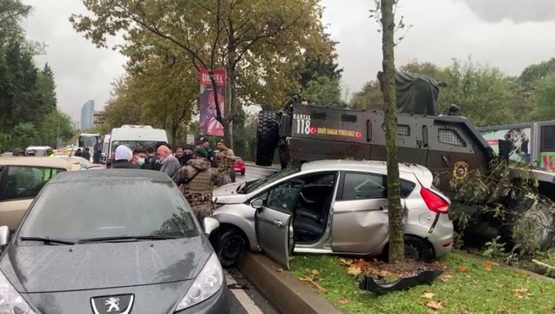 Sarıyer’de zırhlı aracın da içlerinde bulunduğu zincirleme kaza: 3 yaralı
