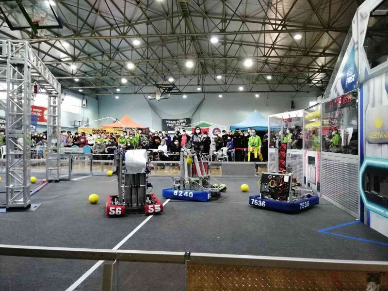 Basketbolcu robotlar Pendik’te sahaya çıktı
