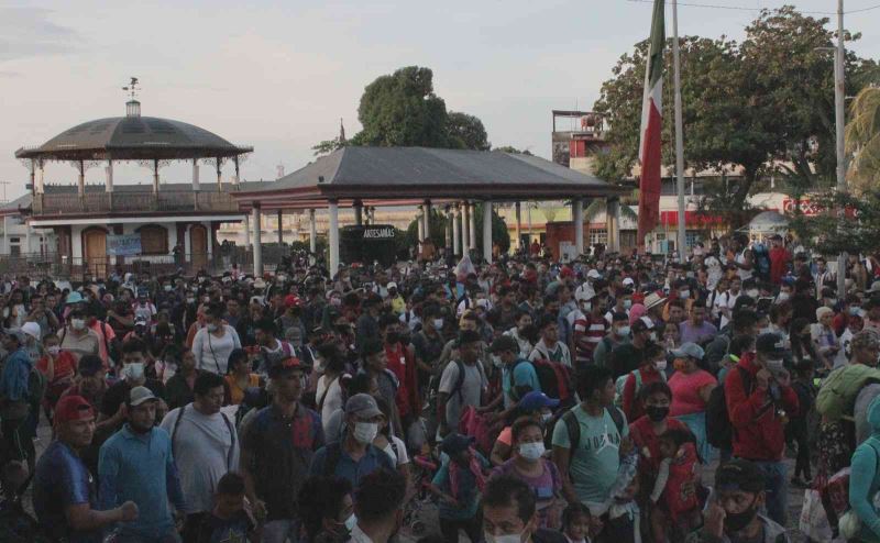 Meksika’da göçmenlerden başkent Mexico City’e protesto yürüyüşü
