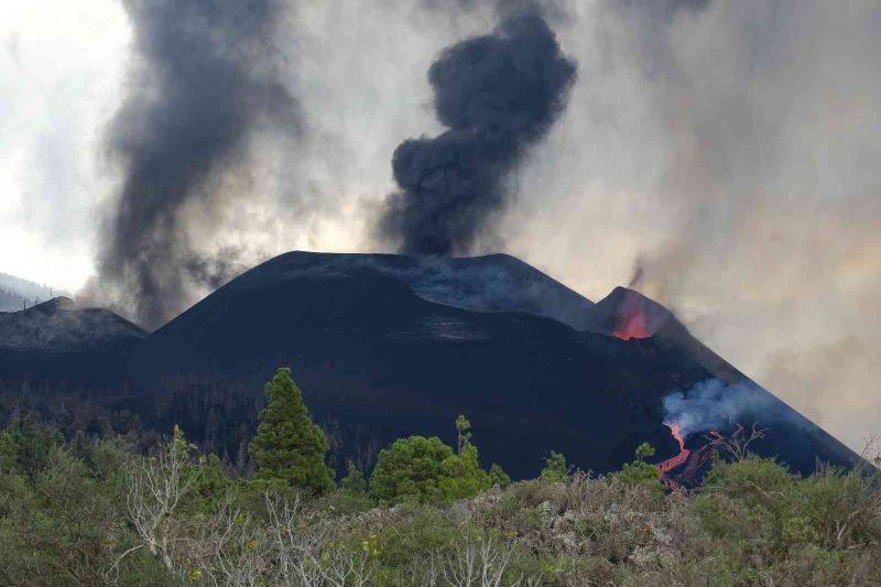 Yanardağ faciasının yaşandığı La Palma’ya yardımlar hızlandırılacak
