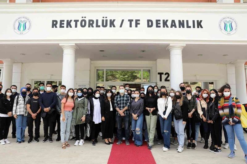 SUBÜ Genç Kalite Topluluğu YÖKAK çalıştayında
