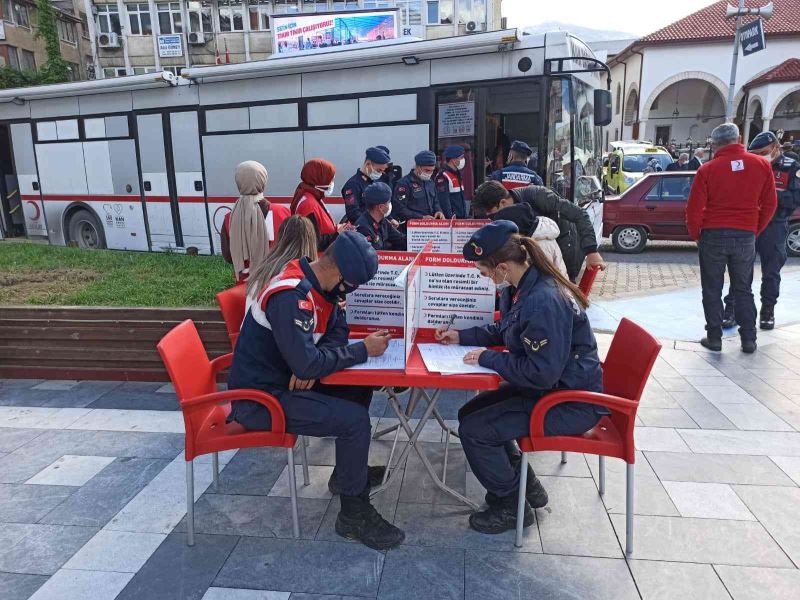 Devrek’te jandarmalar kan bağışında bulundu
