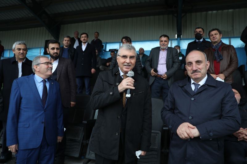 Başkan Yüce: “Spor şehri Sakarya hedefimize emin adımlarla ilerliyoruz”
