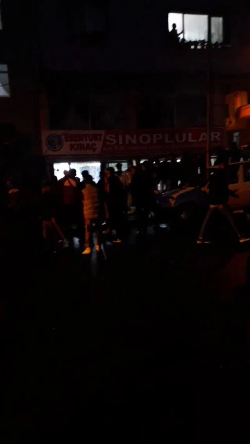 Esenyurt’ta dernek bastılar, ortalığı savaş alanına çevirdiler
