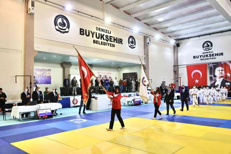 Cumhuriyet Kupası Judo Turnuvası 4 ülkeden 176 sporcuyu bir araya getirdi
