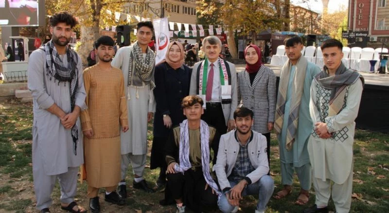 Rektör Uysal: “Kaosun karşısında inadına kardeşlik diyoruz”
