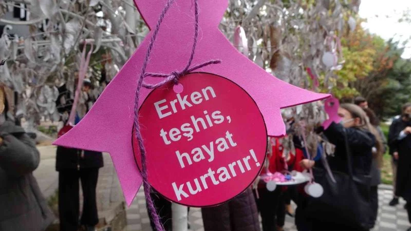 ‘Meme Kanseri Farkındalık Ağacı’ ile erken tanının önemine dikkat çekildi
