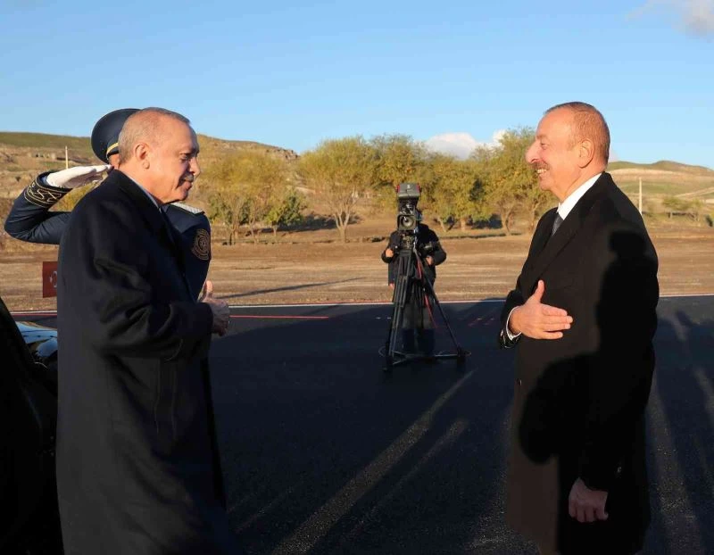 Cumhurbaşkanı Erdoğan, Zengilan’da resmi törenle karşılandı
