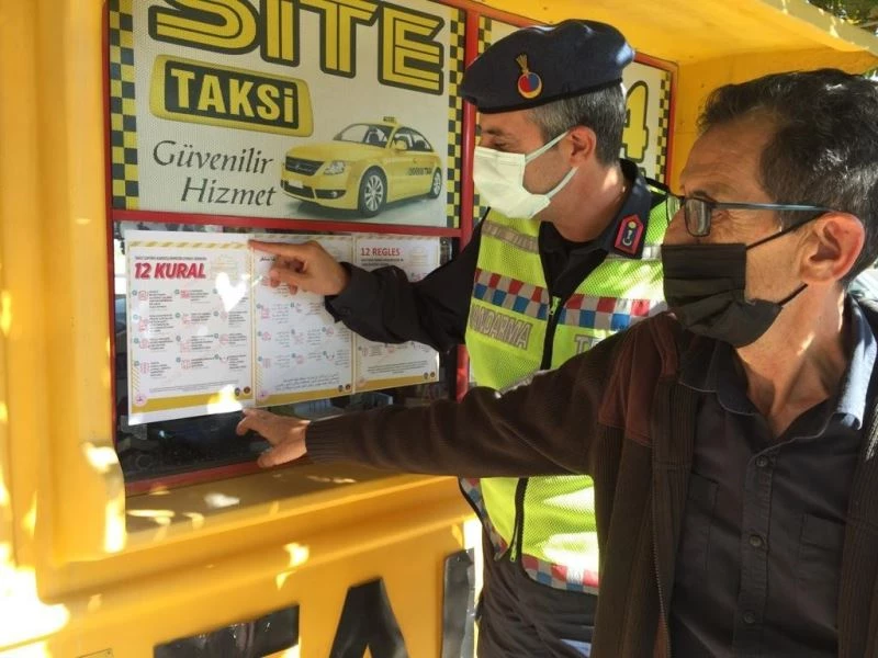 Jandarma ekipleri taksi şoförlerini bilgilendirdi
