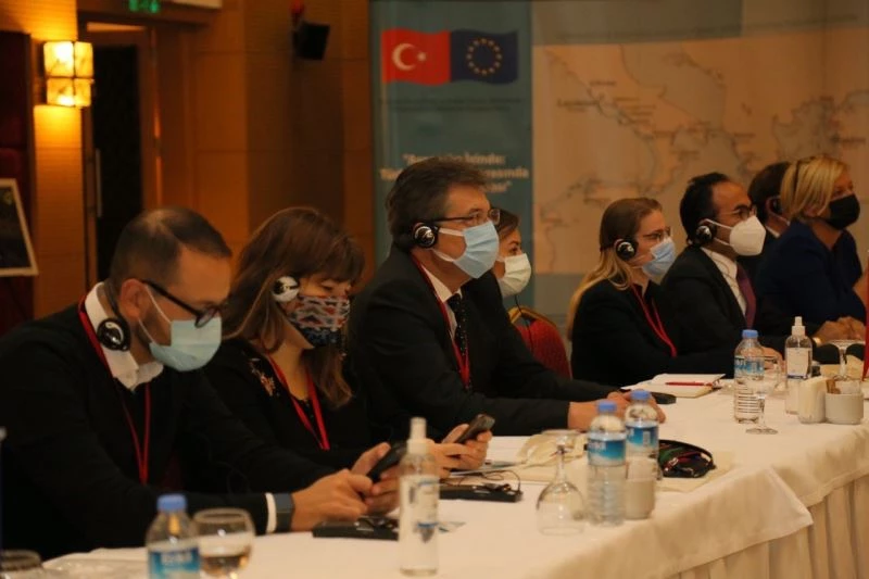 Mitoloji ve Arkeoloji Uluslararası Arkeolojik Sempozyumu Edremit’te yapıldı
