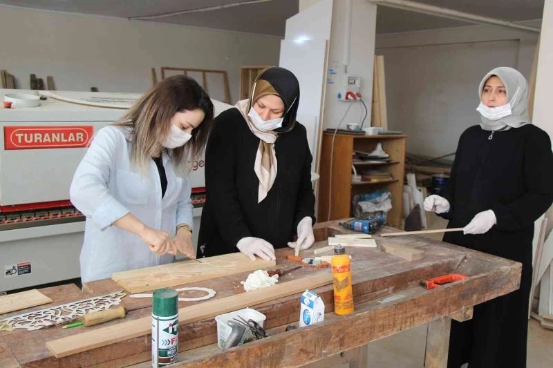 Mardin’de ‘Geçmişin İzleri Geleceğin Eserleri’ projesi kapsamında ahşap atölyesi kuruldu
