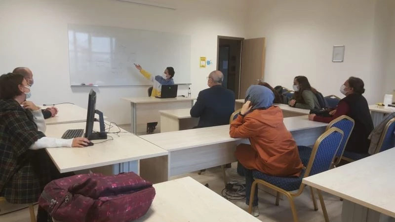 “SmartPLS ile Yapısal Eşitlik Modellemesi” eğitimi gerçekleştirildi
