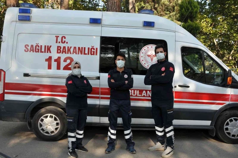 112 personeli masaj ve oksijen tedavisiyle 20 kedinin hayatını kurtardı
