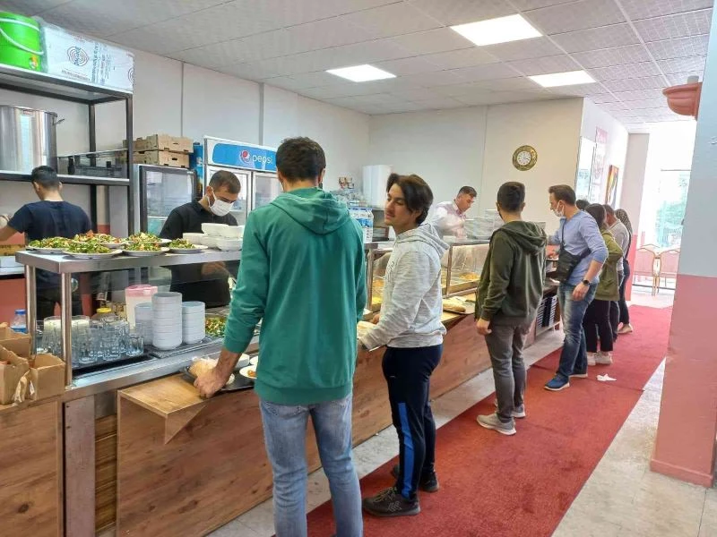 Adıyaman’da bir tost fiyatına üç çeşit yemek
