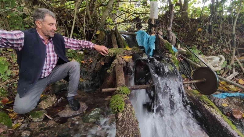 Teknolojik çoban, kulübesinde TV izlemek için dereye santral kurdu
